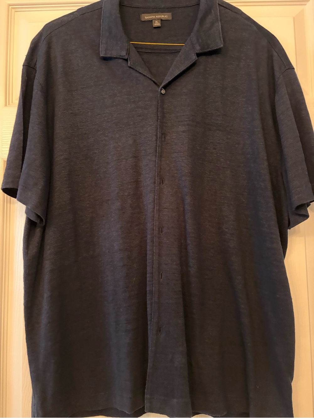 Banana Republic Men's Navy Short-Sleeve button down Shirt - Picture 3 of 3